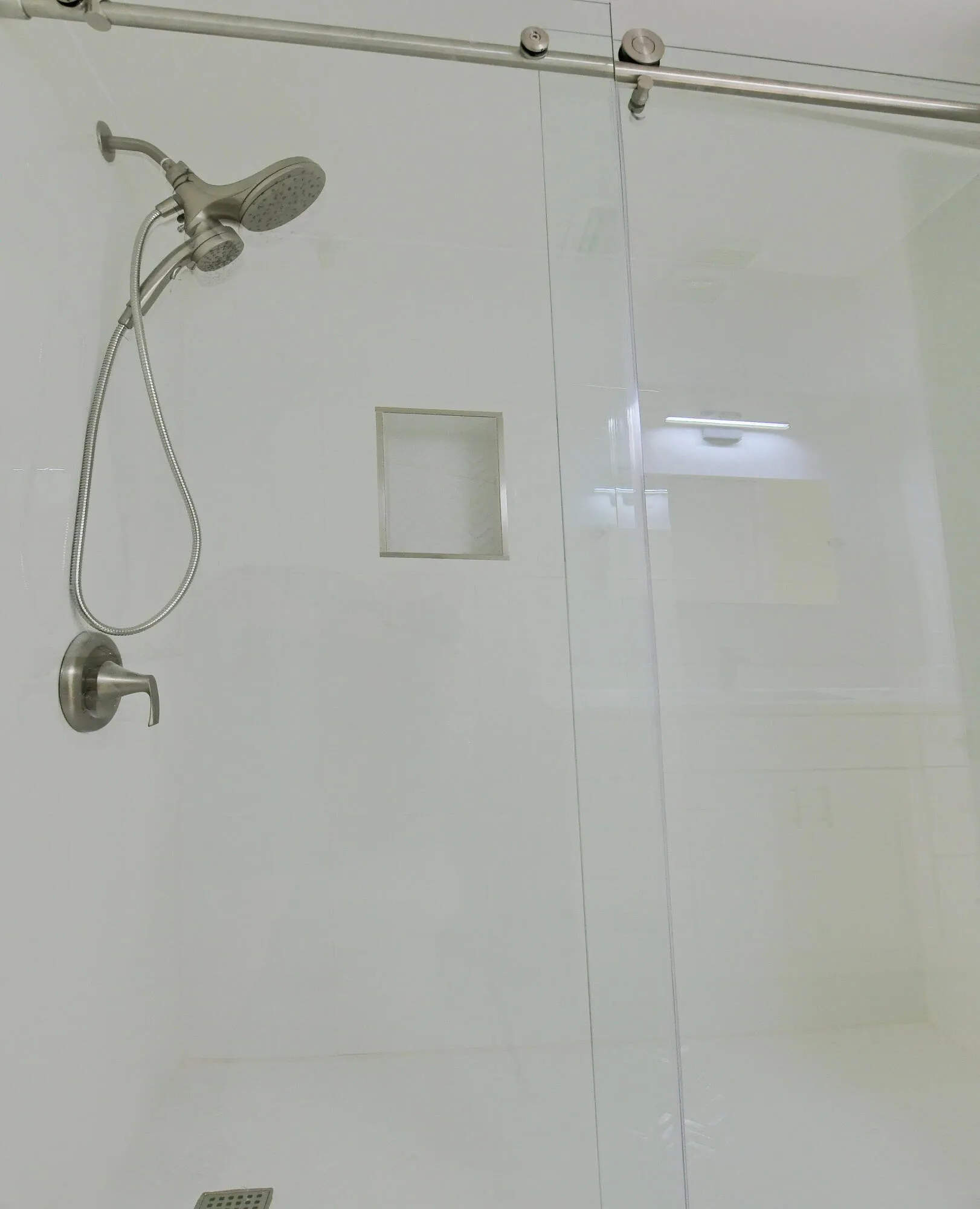 2ND BATHROOM W ALL NEW WALK IN SHOWER!