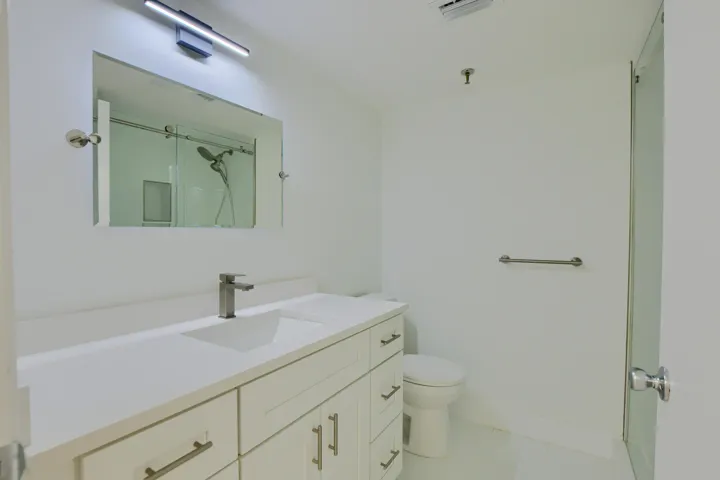 2ND BATHROOM W ALL NEW WALK IN SHOWER!