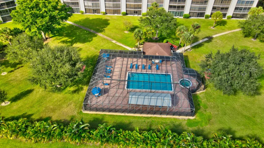 POOL #2 HEATED JACUZZI WIFI SHOWERS!