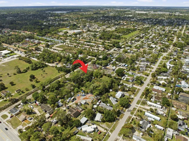 5133_Pine_Grove_Dr_004_Arrow