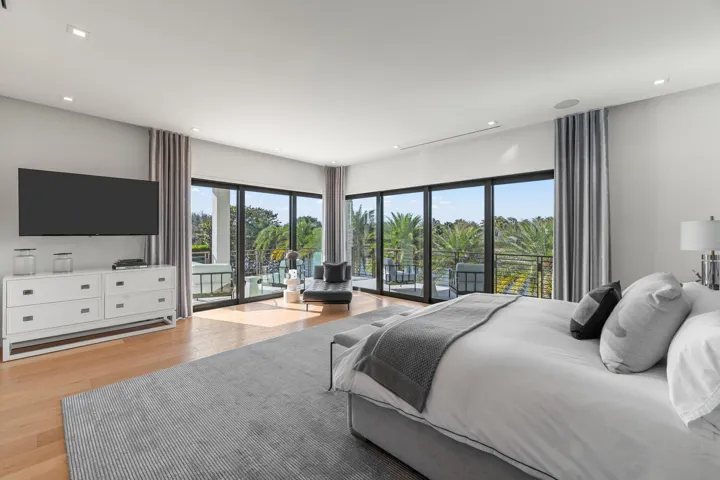 Upstairs Bedroom 2