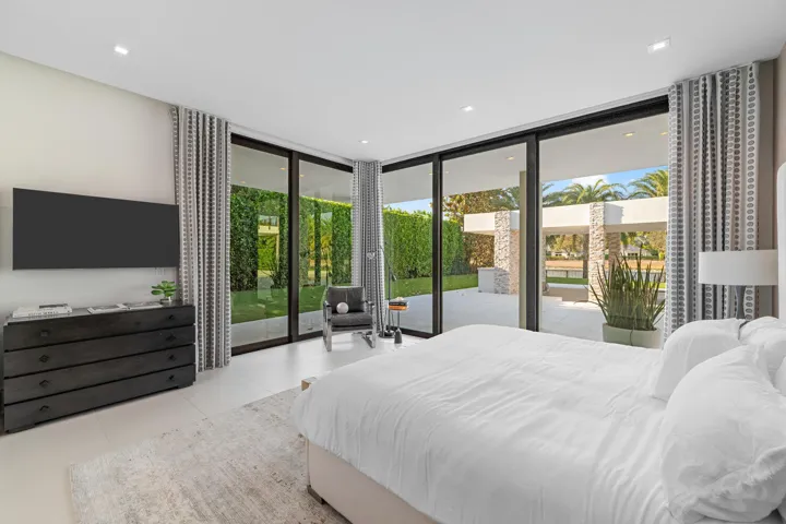 Downstairs Bedroom 1