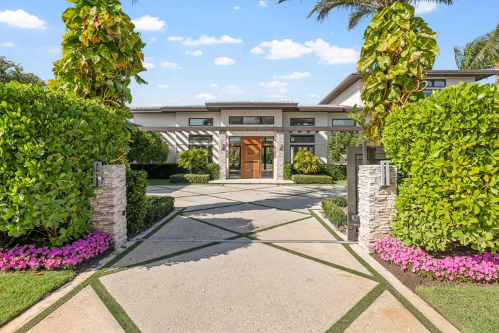12381 Cypress Island Way-large-023-185-D