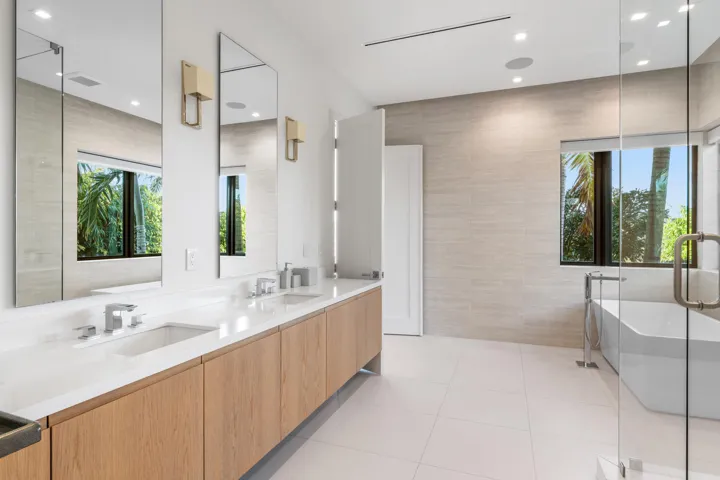 Upstairs Bathroom 3