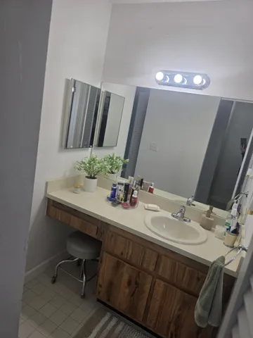 24- Master bathroom