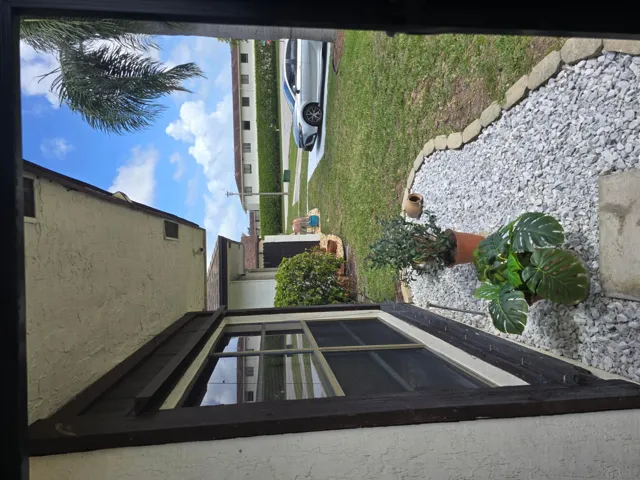 35- Patio