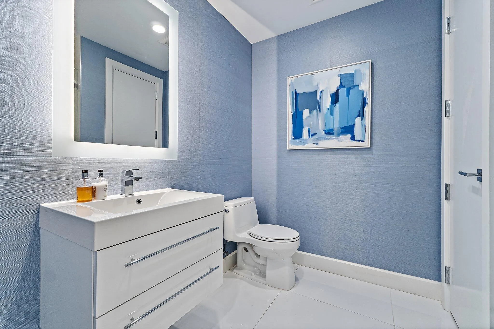 Full Bath/Powder Room