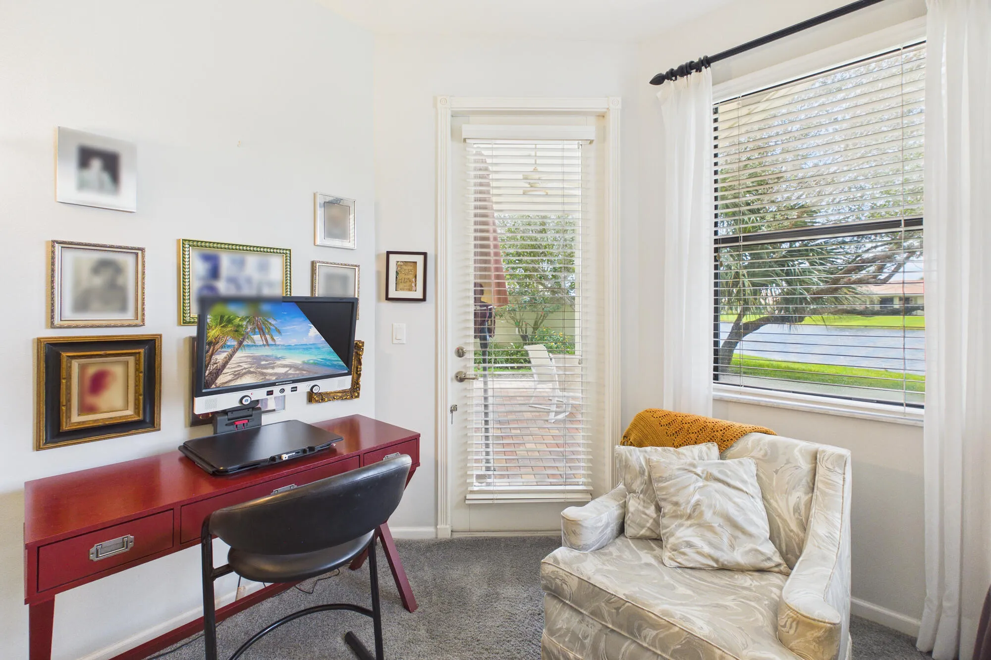 Master Bedroom Sitting Area