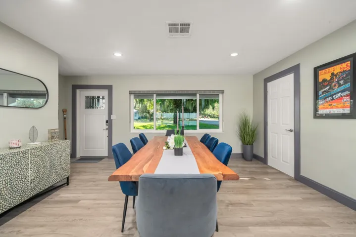 interior - dining room 2