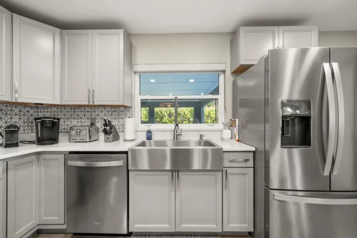 interior - kitchen 4