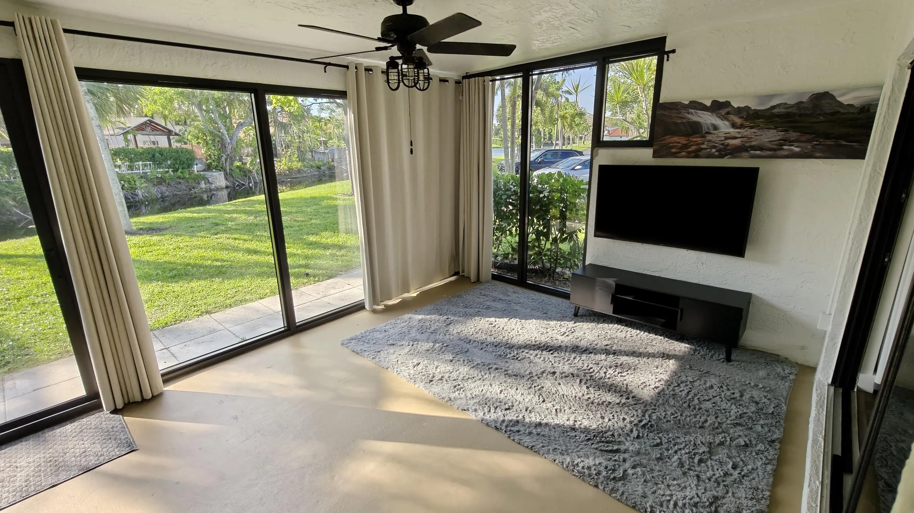 Enclosed patio fully enclosed for additional bedroom/ living space