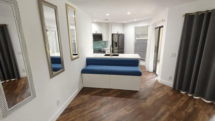 Dining room to kitchen
