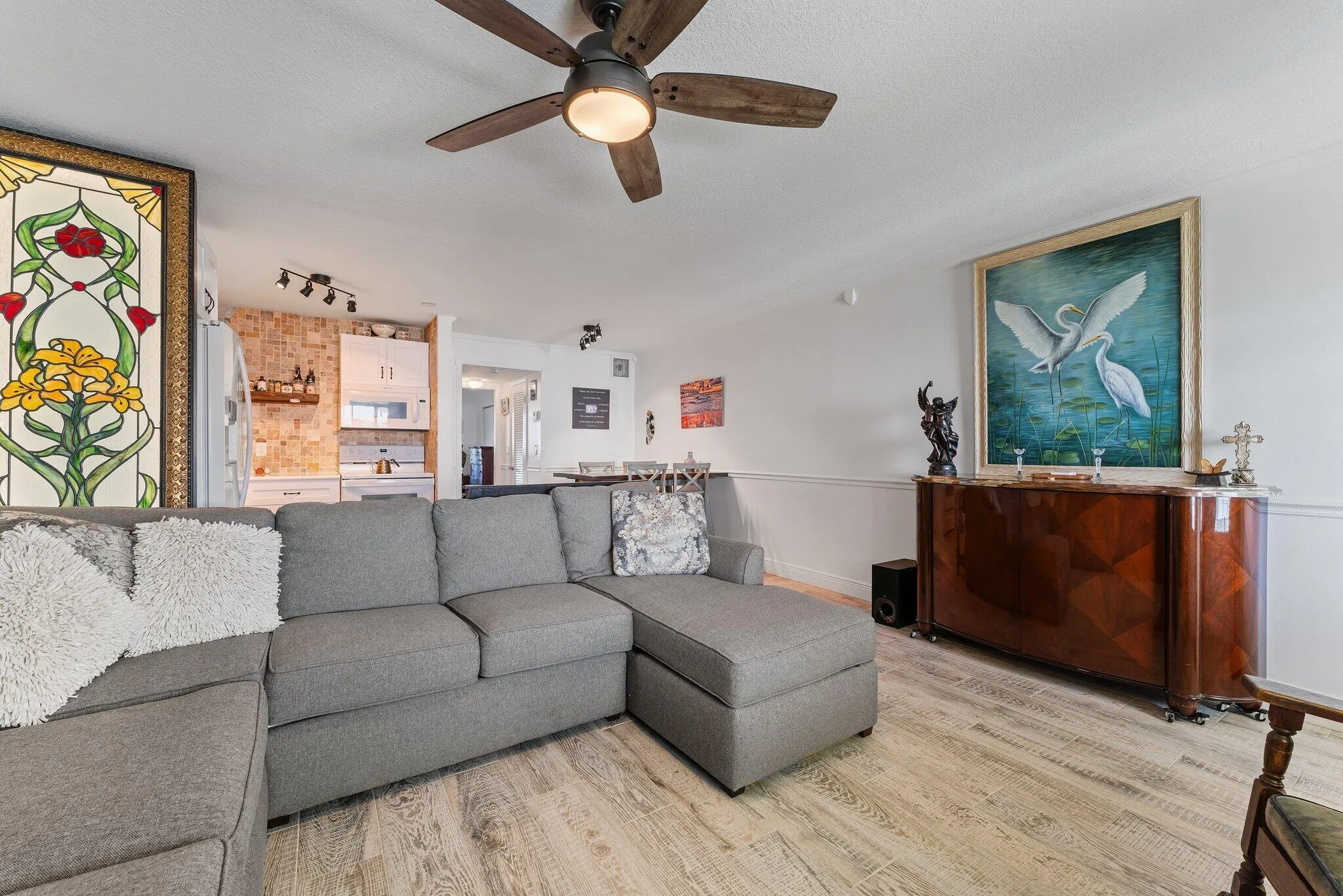 013-100ShoreCt-105-NorthPalmBeach-SMALL