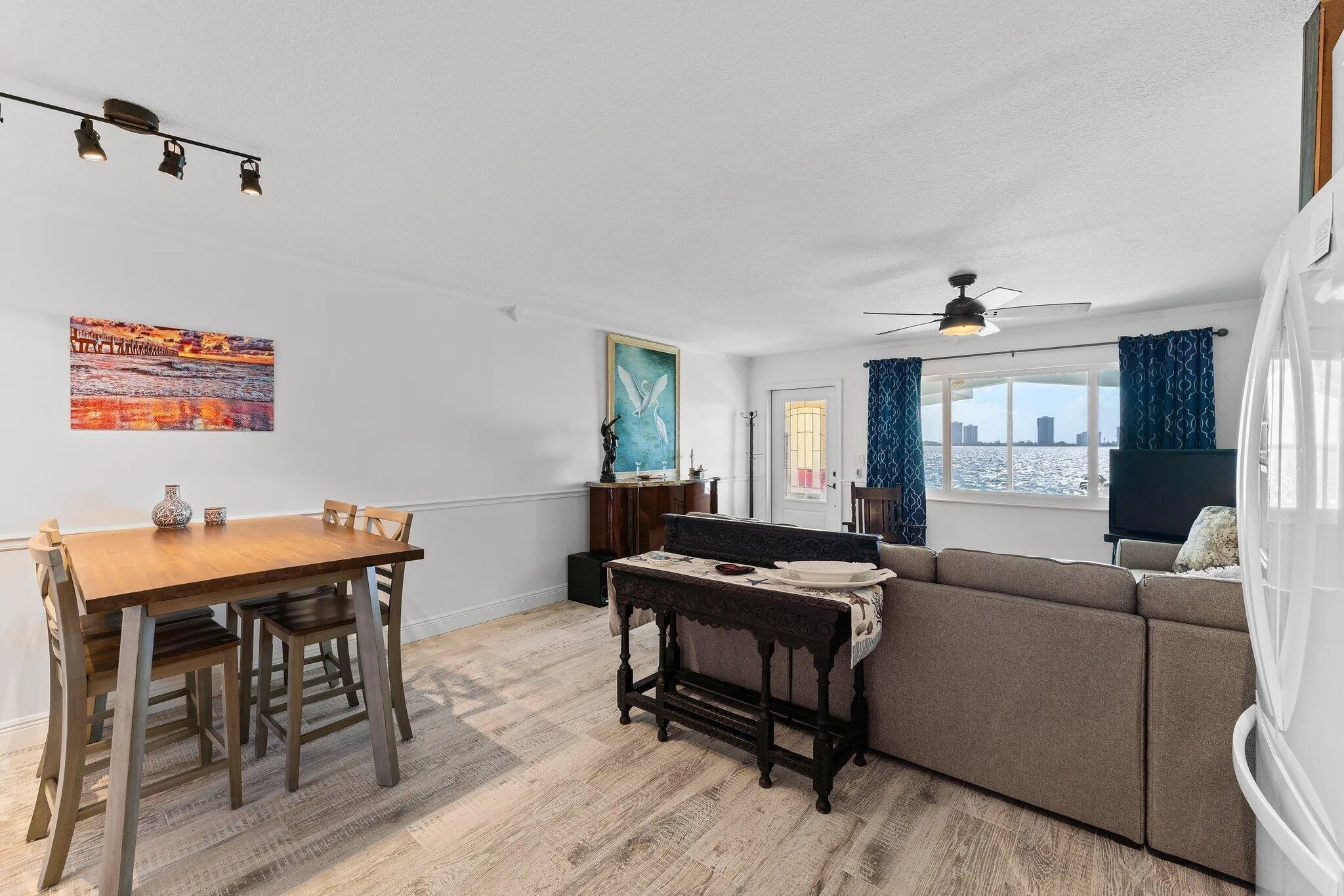 021-100ShoreCt-105-NorthPalmBeach-SMALL