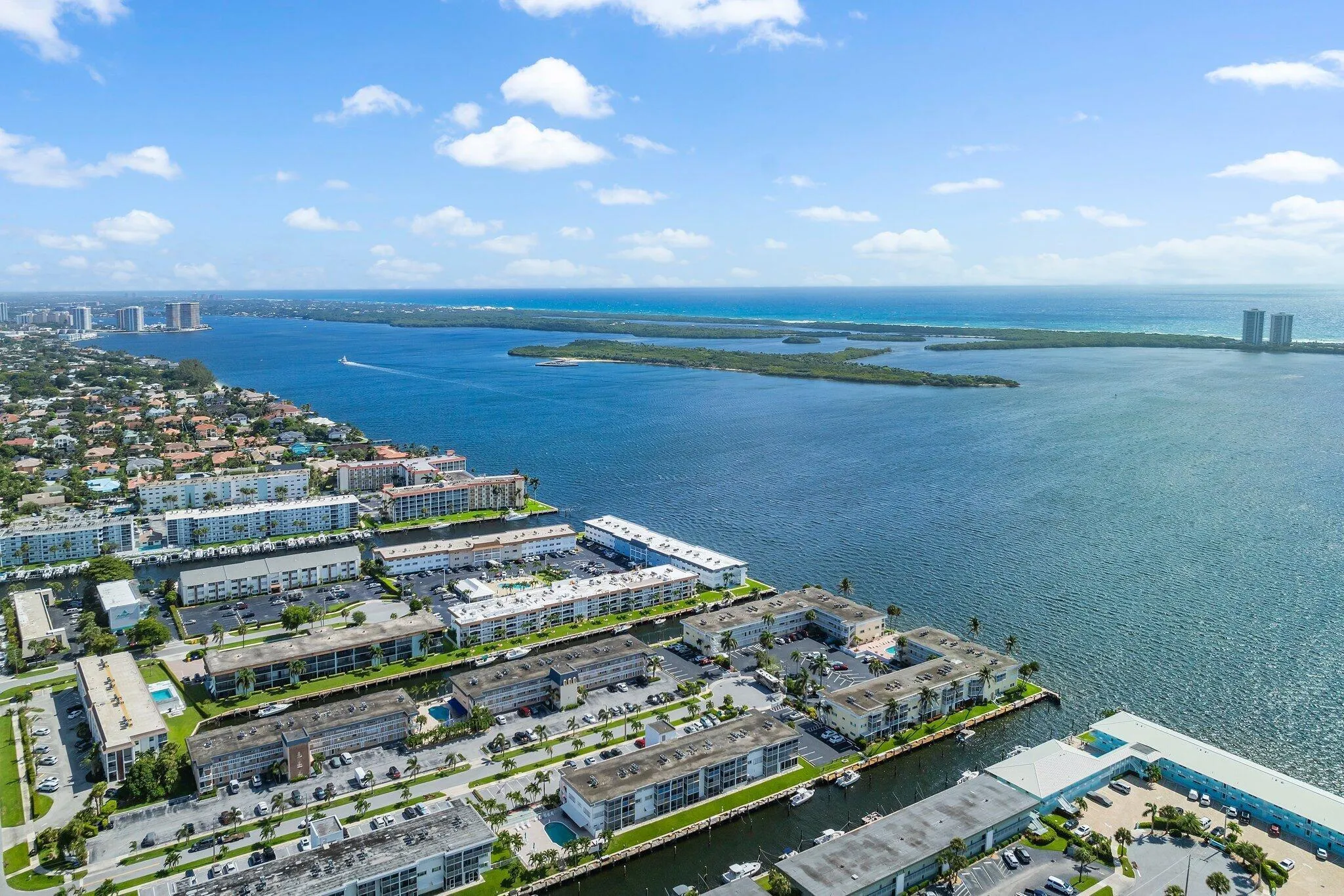041-100ShoreCt-105-NorthPalmBeach-SMALL