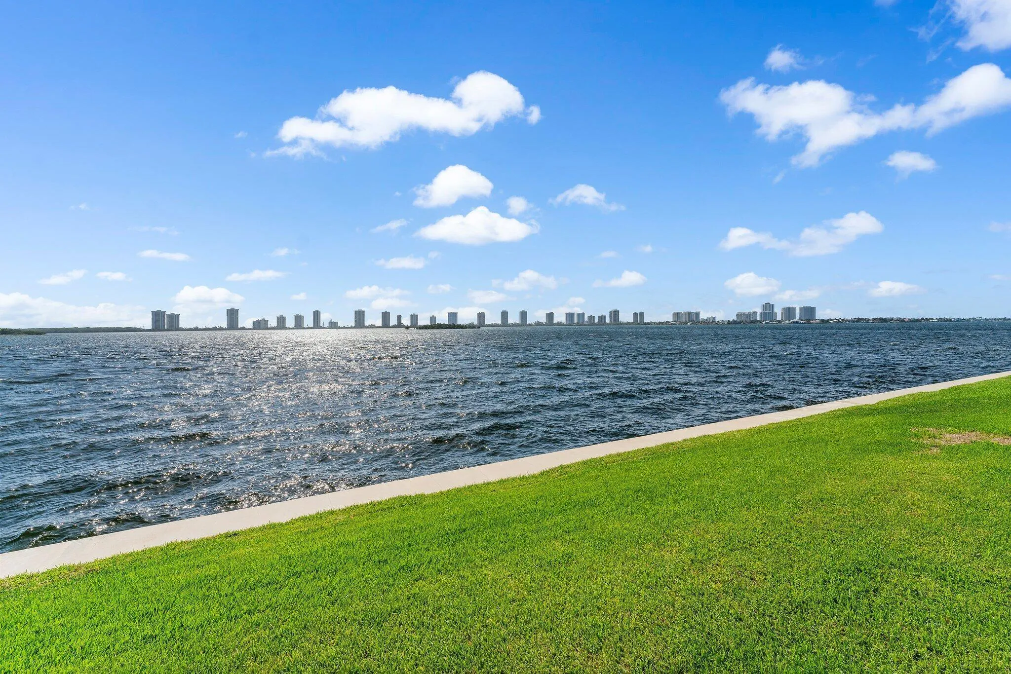 003-100ShoreCt-105-NorthPalmBeach-SMALL