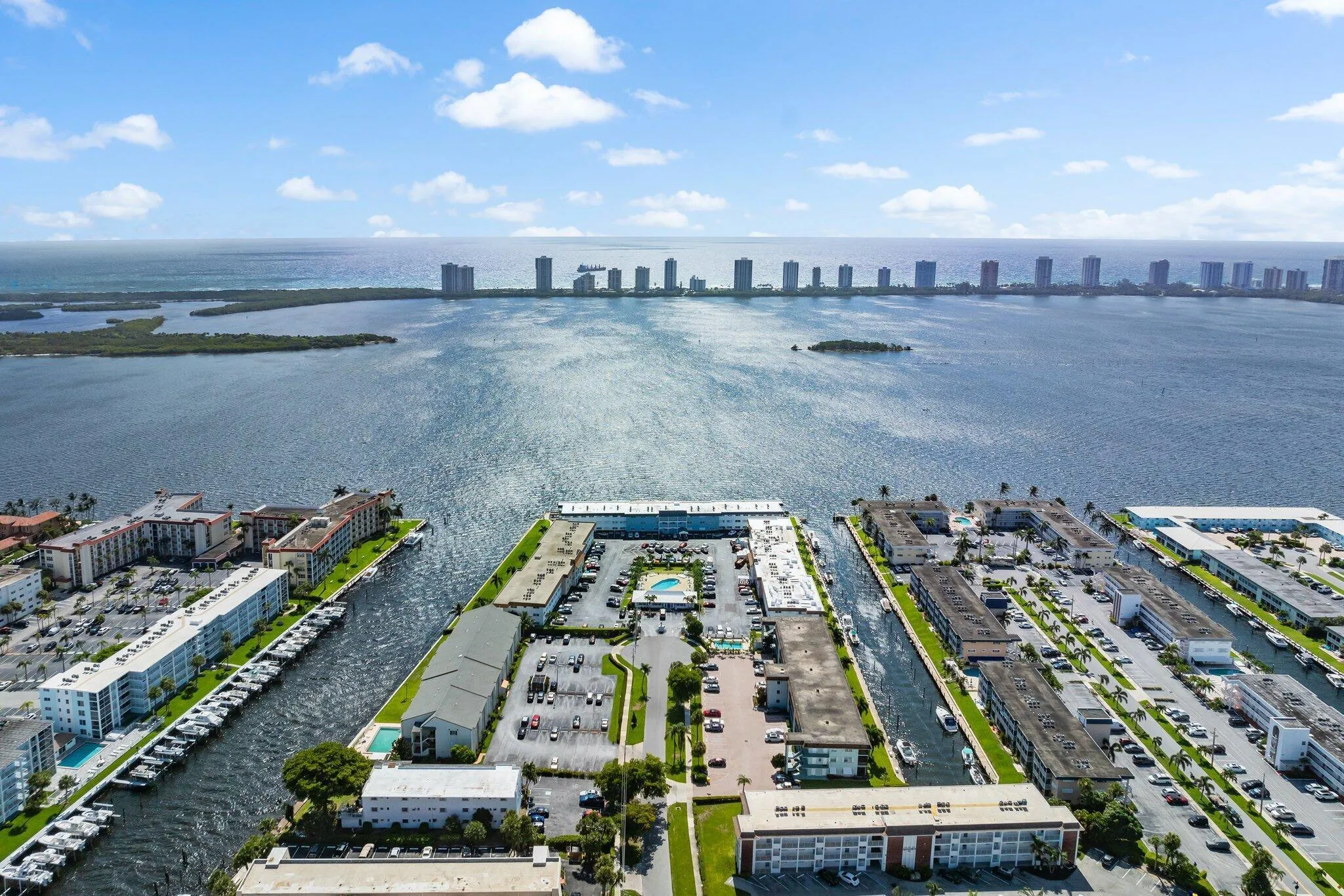 042-100ShoreCt-105-NorthPalmBeach-SMALL
