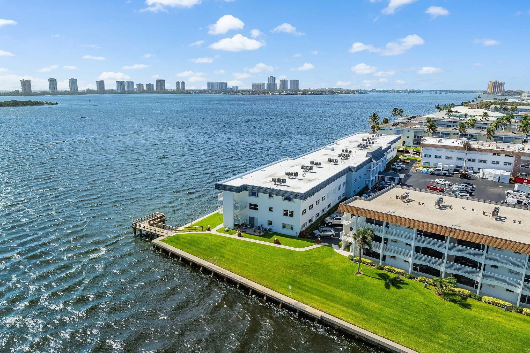 034-100ShoreCt-105-NorthPalmBeach-SMALL