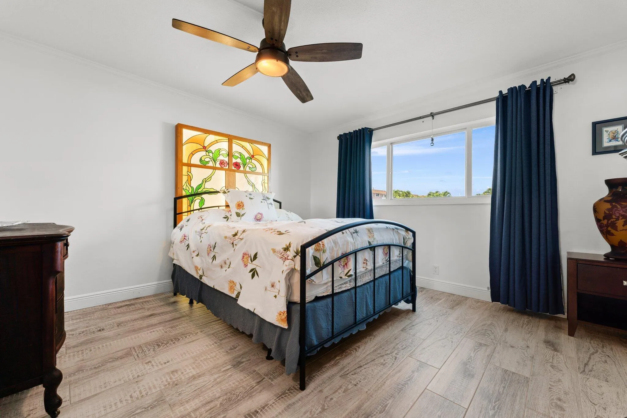 024-100ShoreCt-105-NorthPalmBeach-SMALL