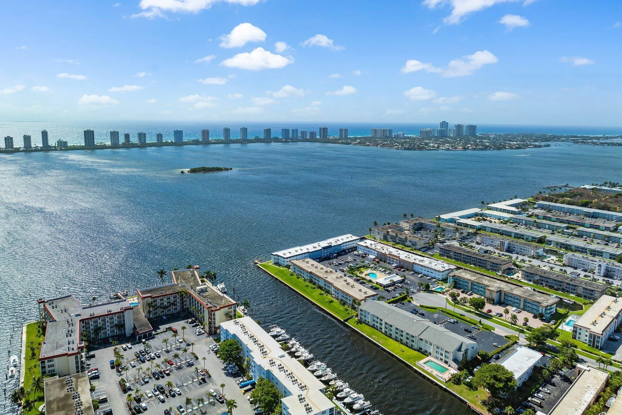 043-100ShoreCt-105-NorthPalmBeach-SMALL