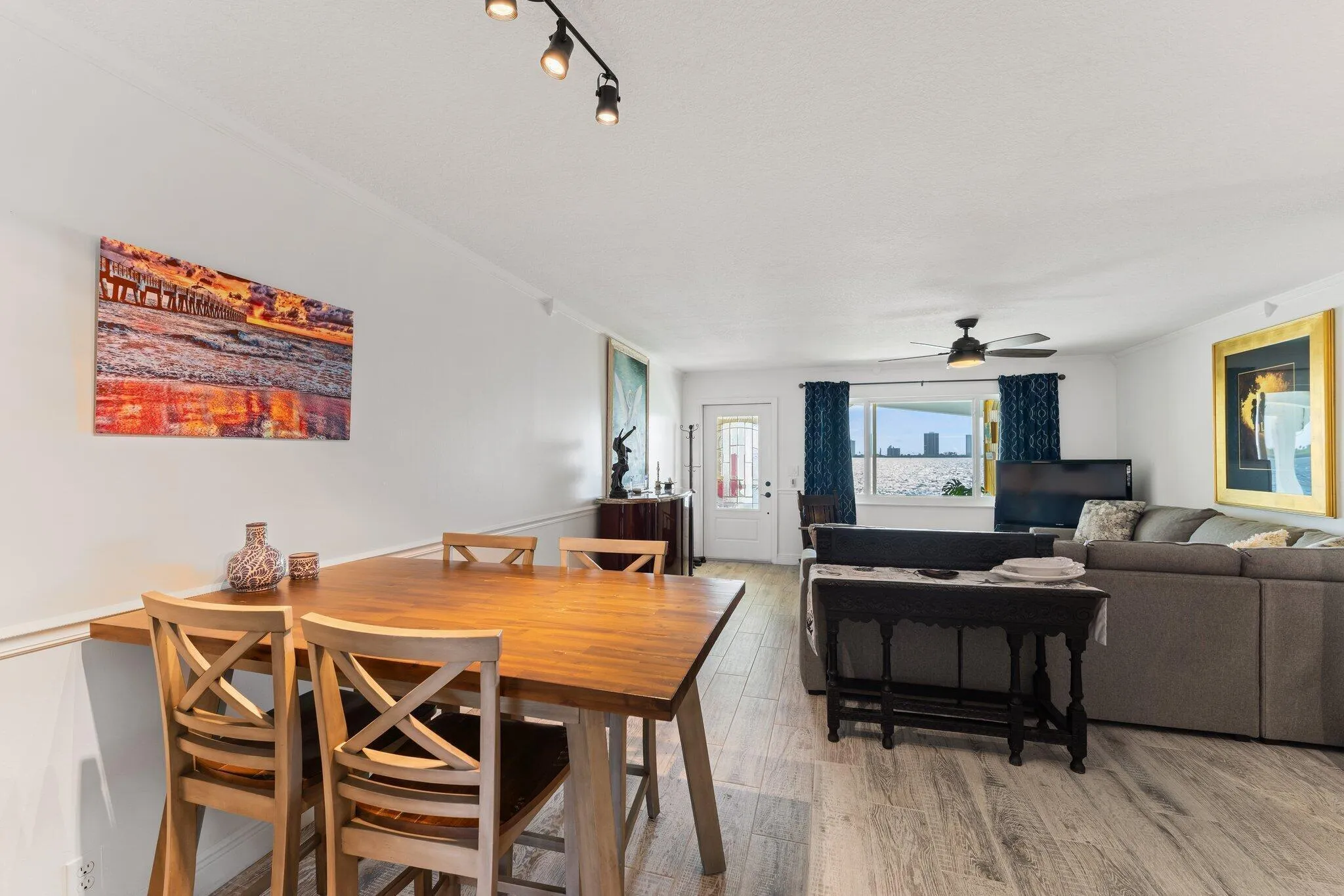 016-100ShoreCt-105-NorthPalmBeach-SMALL