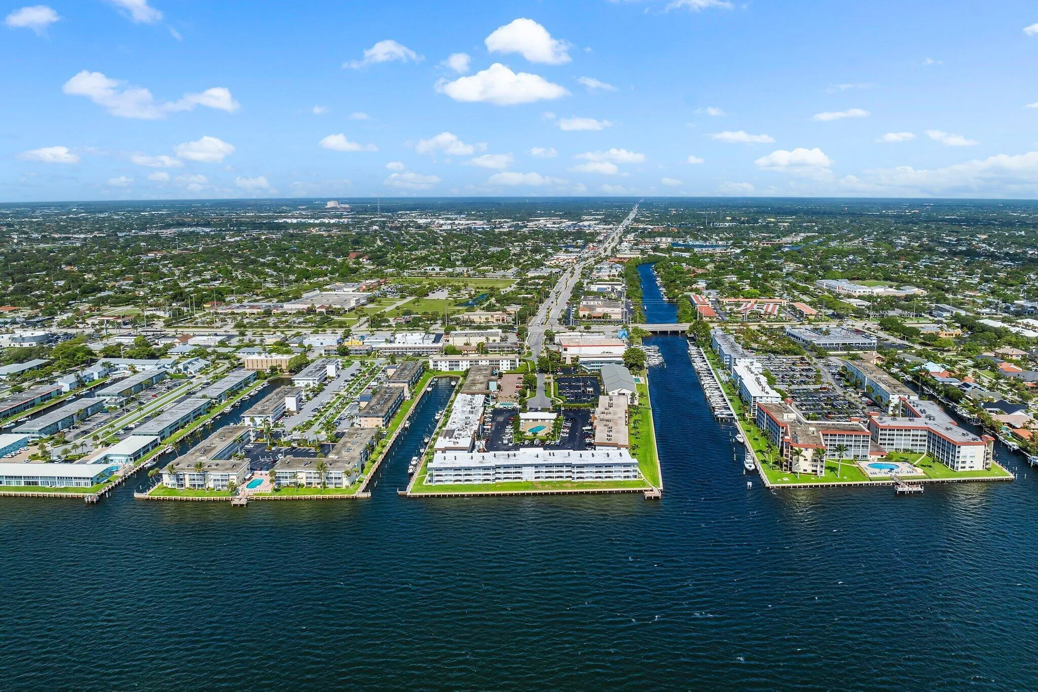 047-100ShoreCt-105-NorthPalmBeach-SMALL