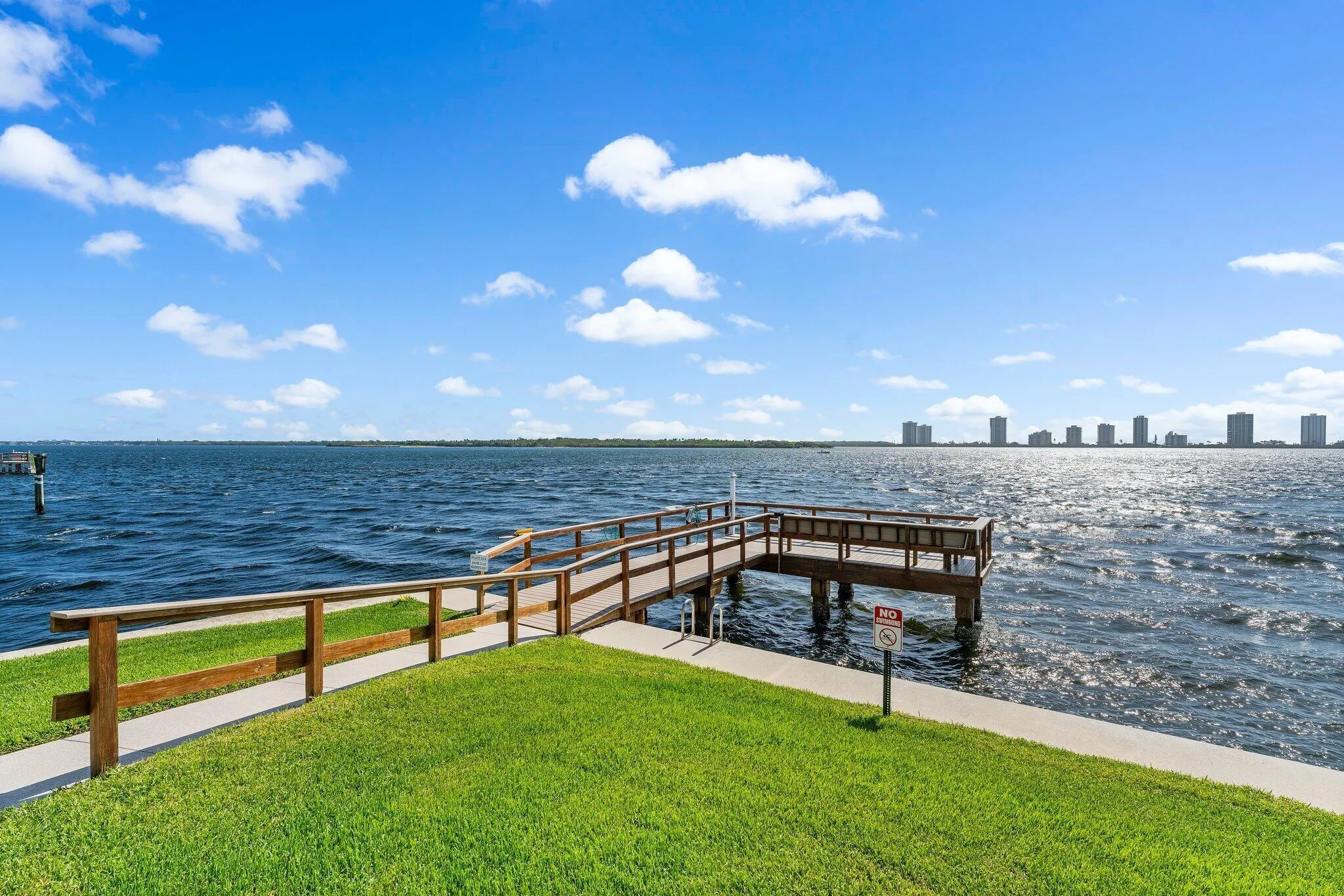 005-100ShoreCt-105-NorthPalmBeach-SMALL