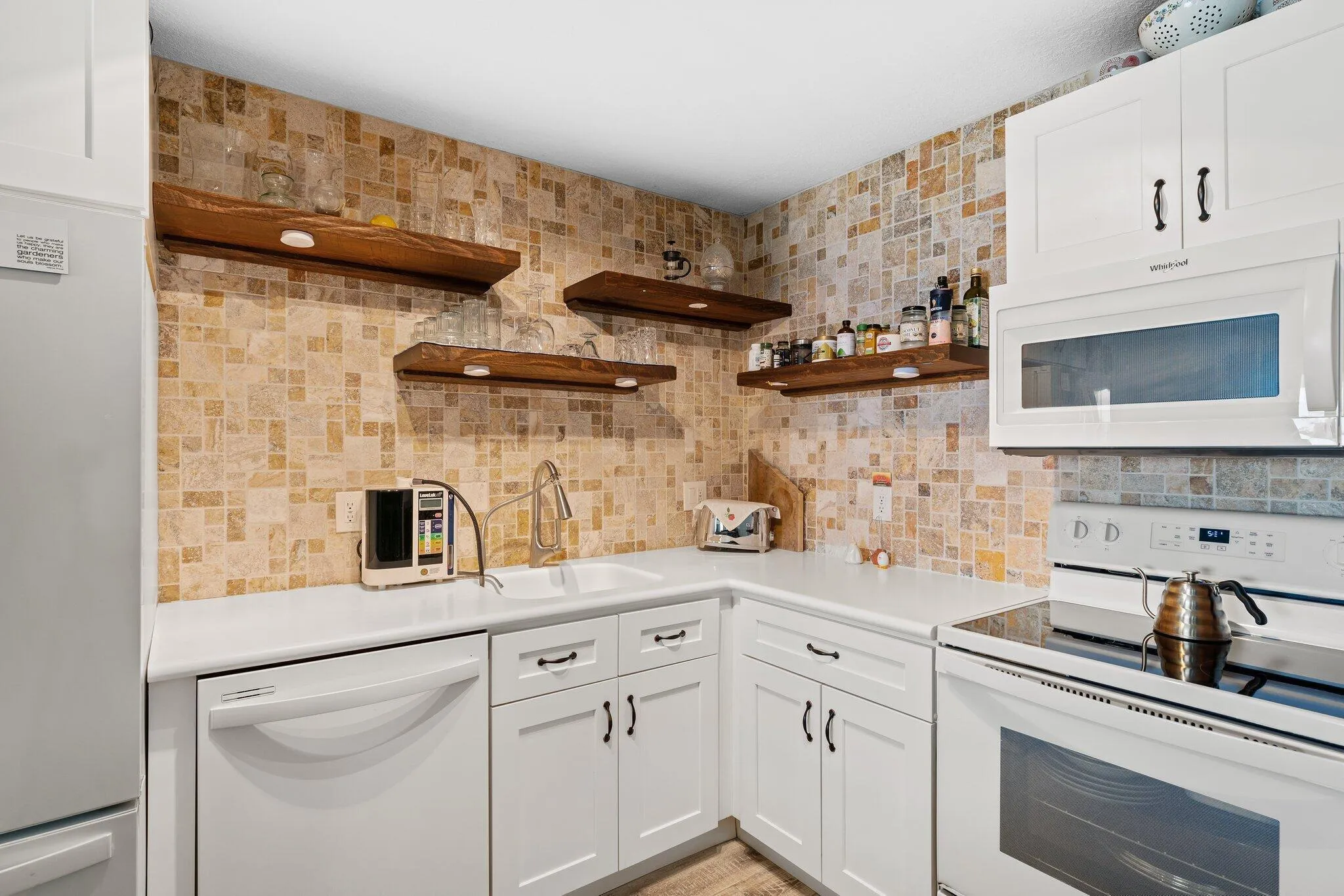 018-100ShoreCt-105-NorthPalmBeach-SMALL