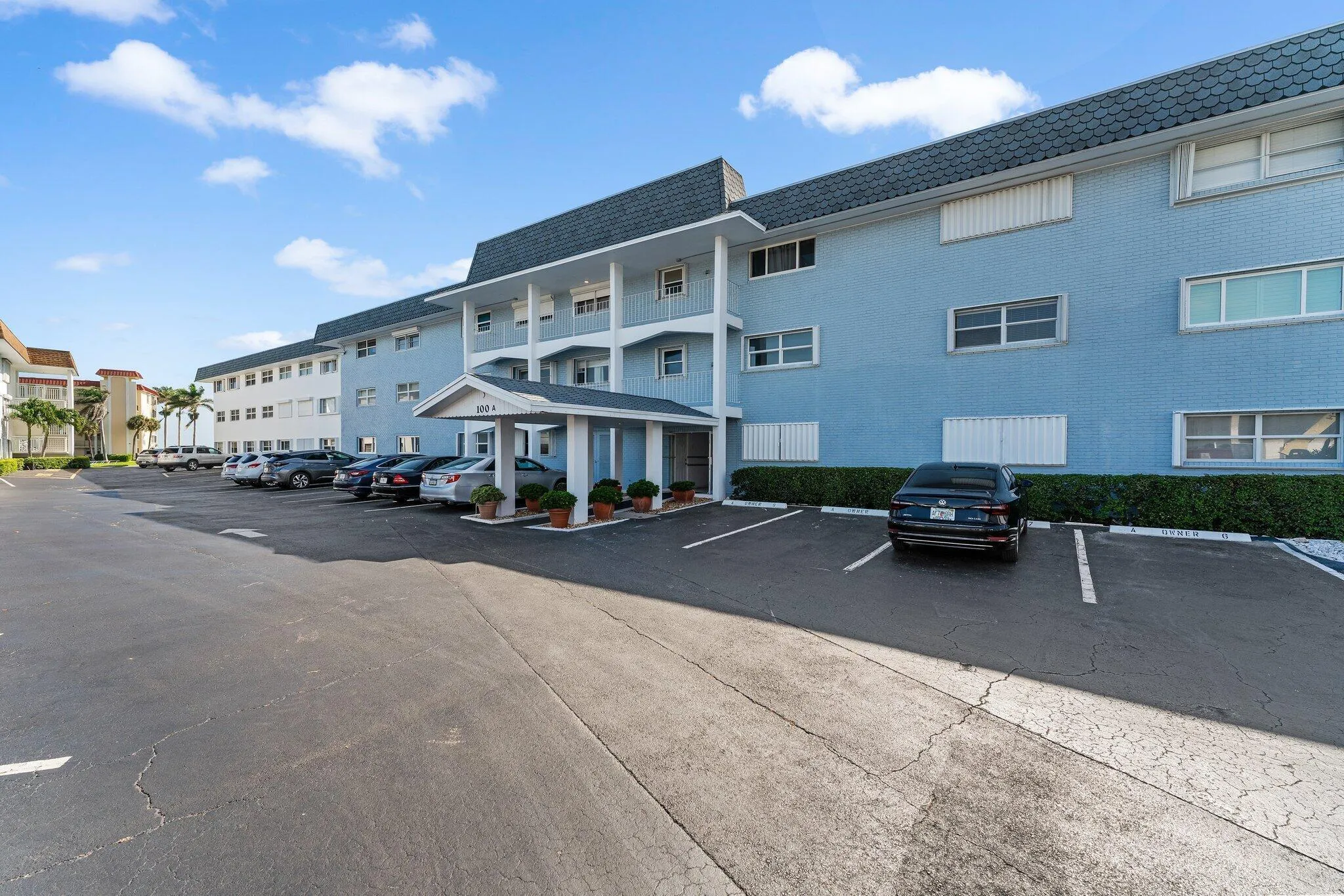 001-100ShoreCt-105-NorthPalmBeach-SMALL
