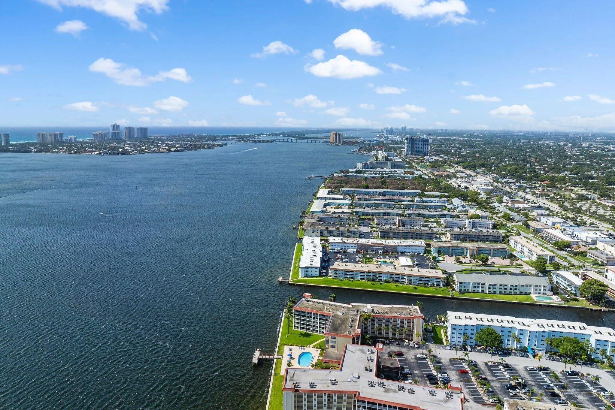 045-100ShoreCt-105-NorthPalmBeach-SMALL