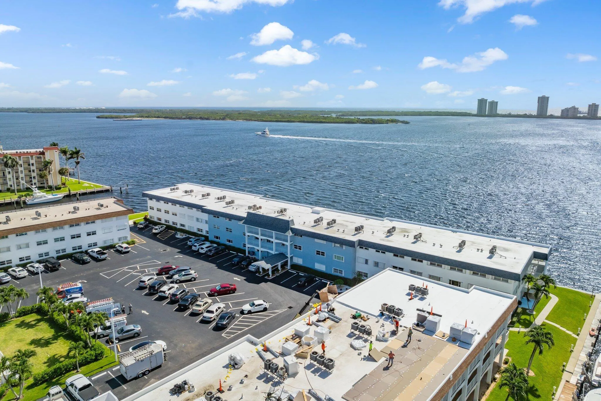 031-100ShoreCt-105-NorthPalmBeach-SMALL