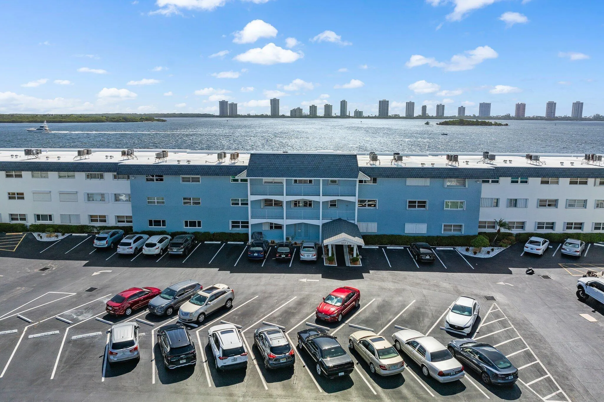 030-100ShoreCt-105-NorthPalmBeach-SMALL
