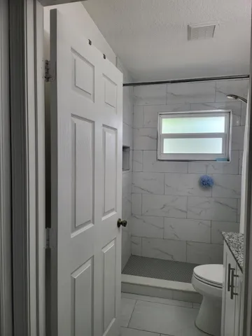 SECOND HALL BATHROOM