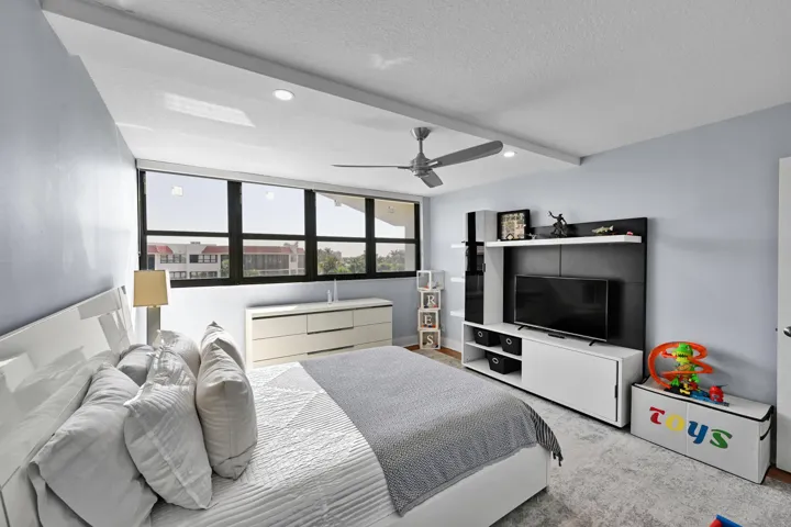 800 Jeffrey St #411 Boca Raton 00023