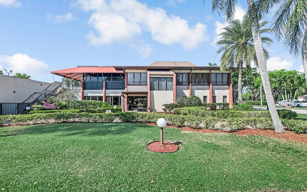 Clubhouse 1