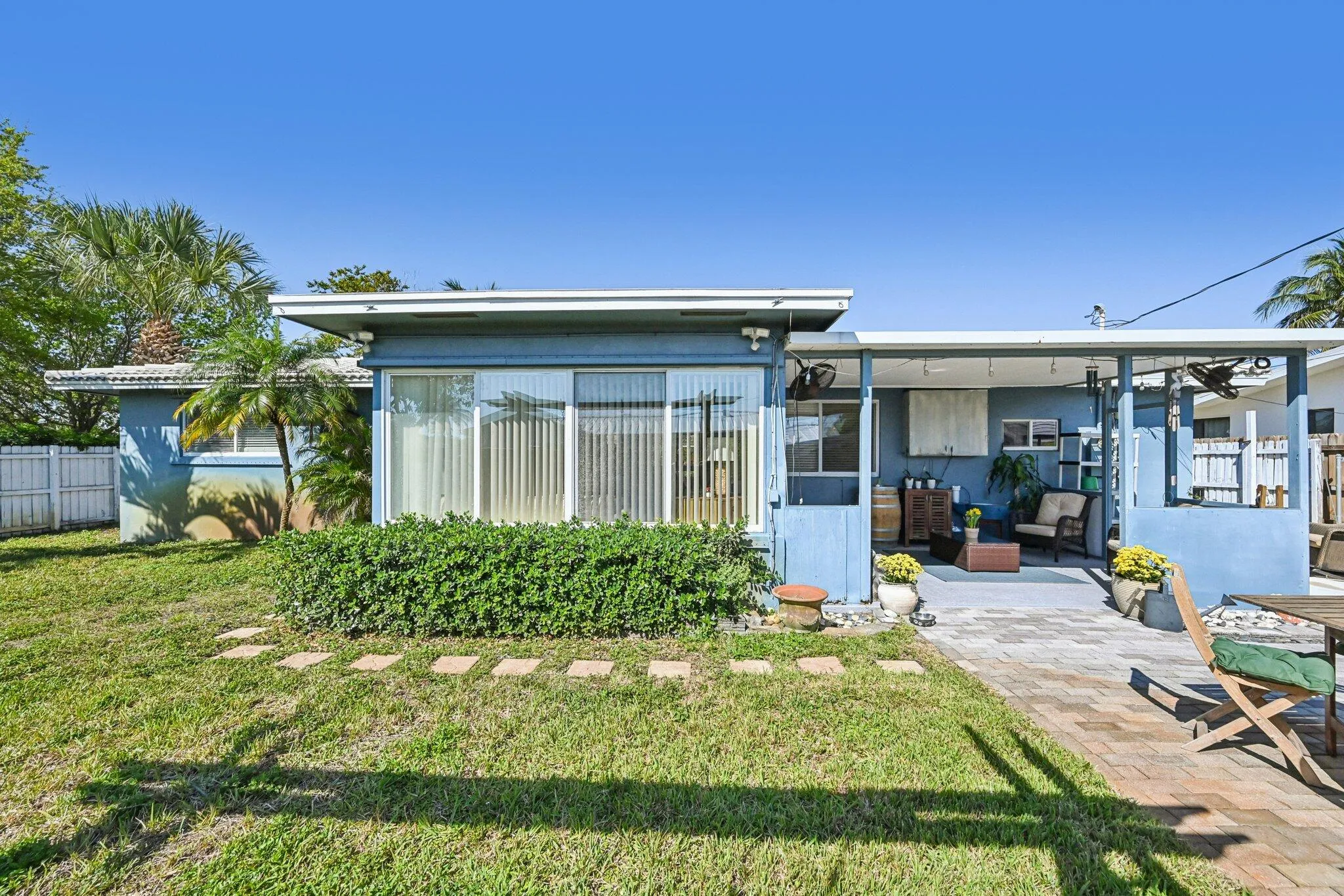 Plenty of space and easy access for install a pool and room for your boat and RV