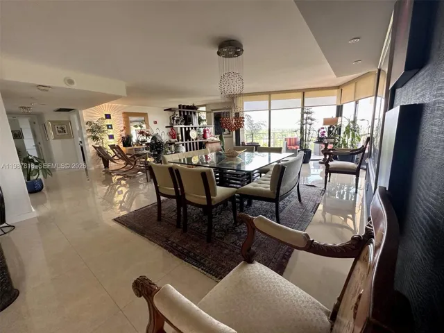 Living Dining Area