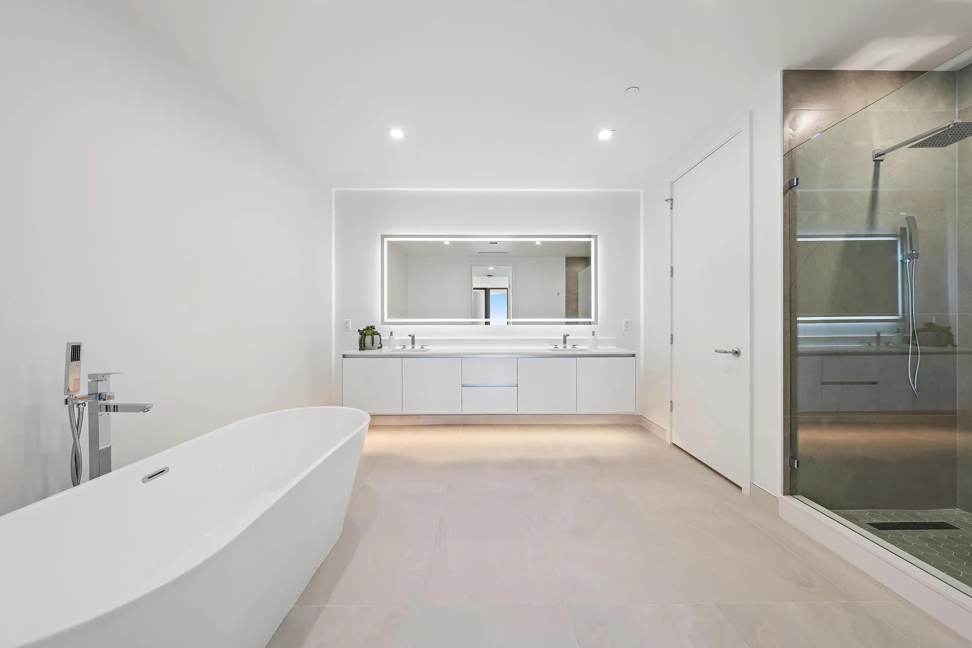 220 Lake Shore Dr unit 2212-6