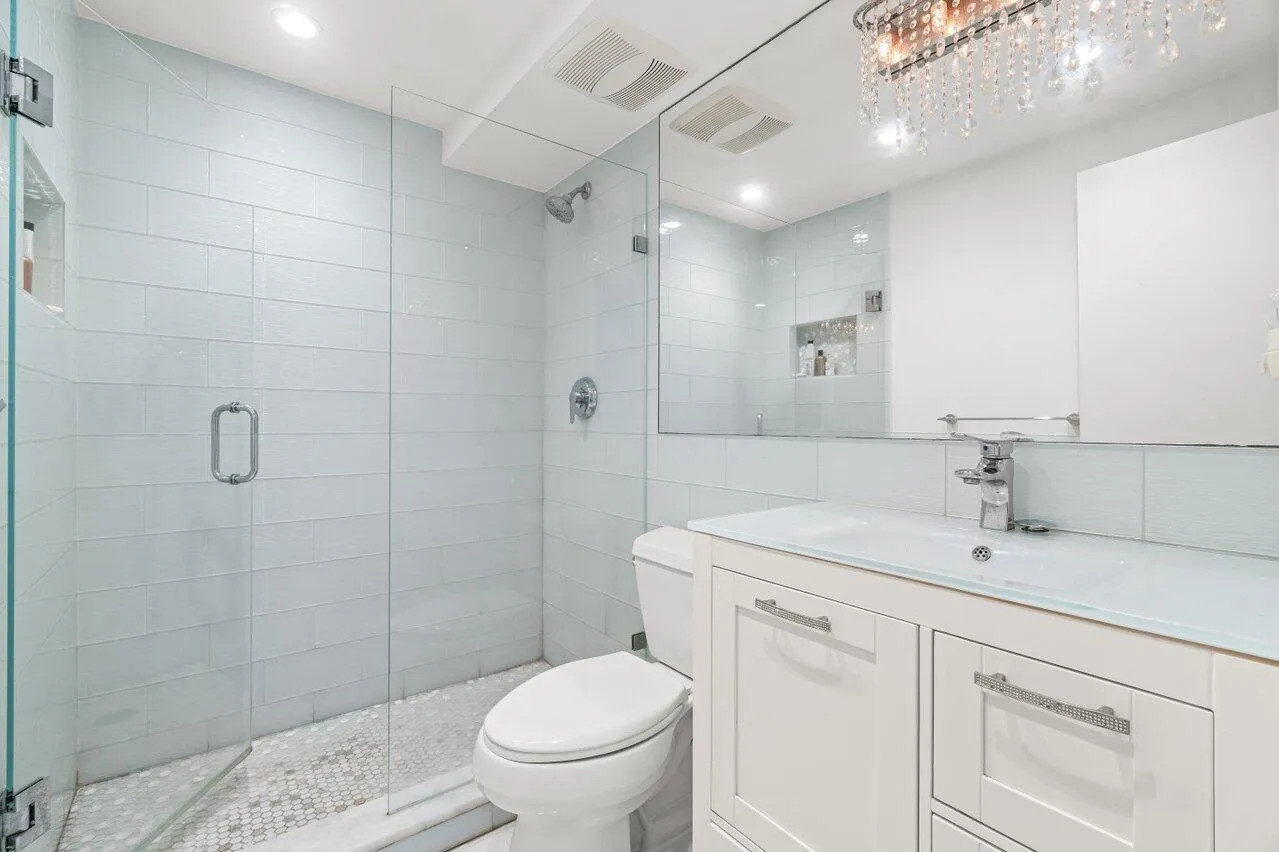 19_Second_en_suite_bathroom