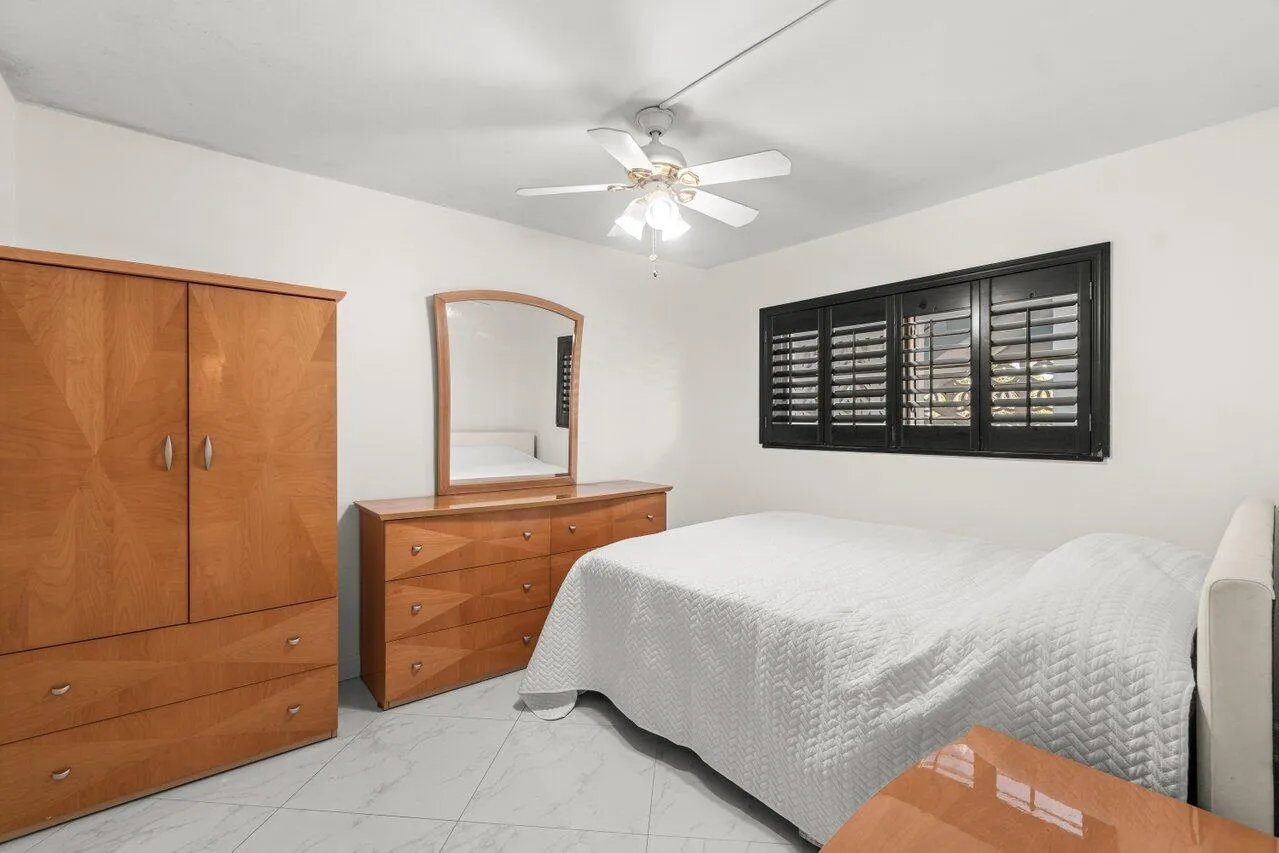 17_Second_bedroom