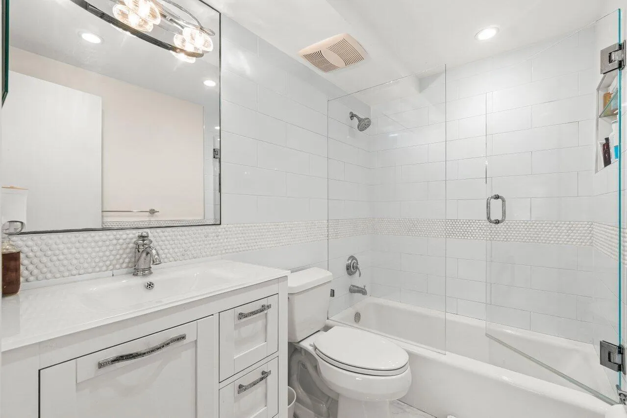 15_Primary_bathroom