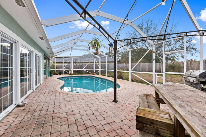 Screened Patio & Pool