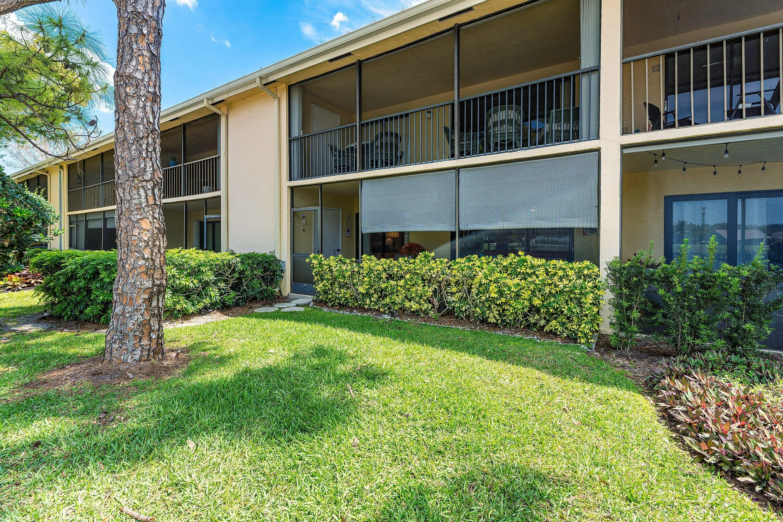 Overlooking the Lake and Golf Course!!!