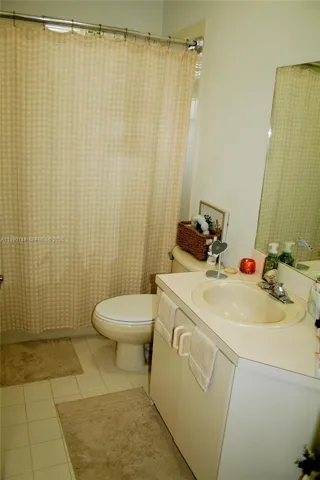Full Bathroom
