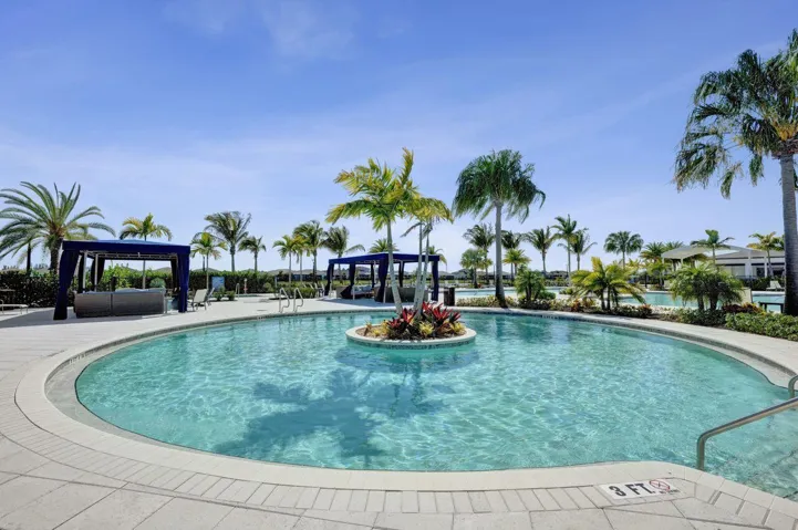 Cresswind Clubhouse Resistance Pool