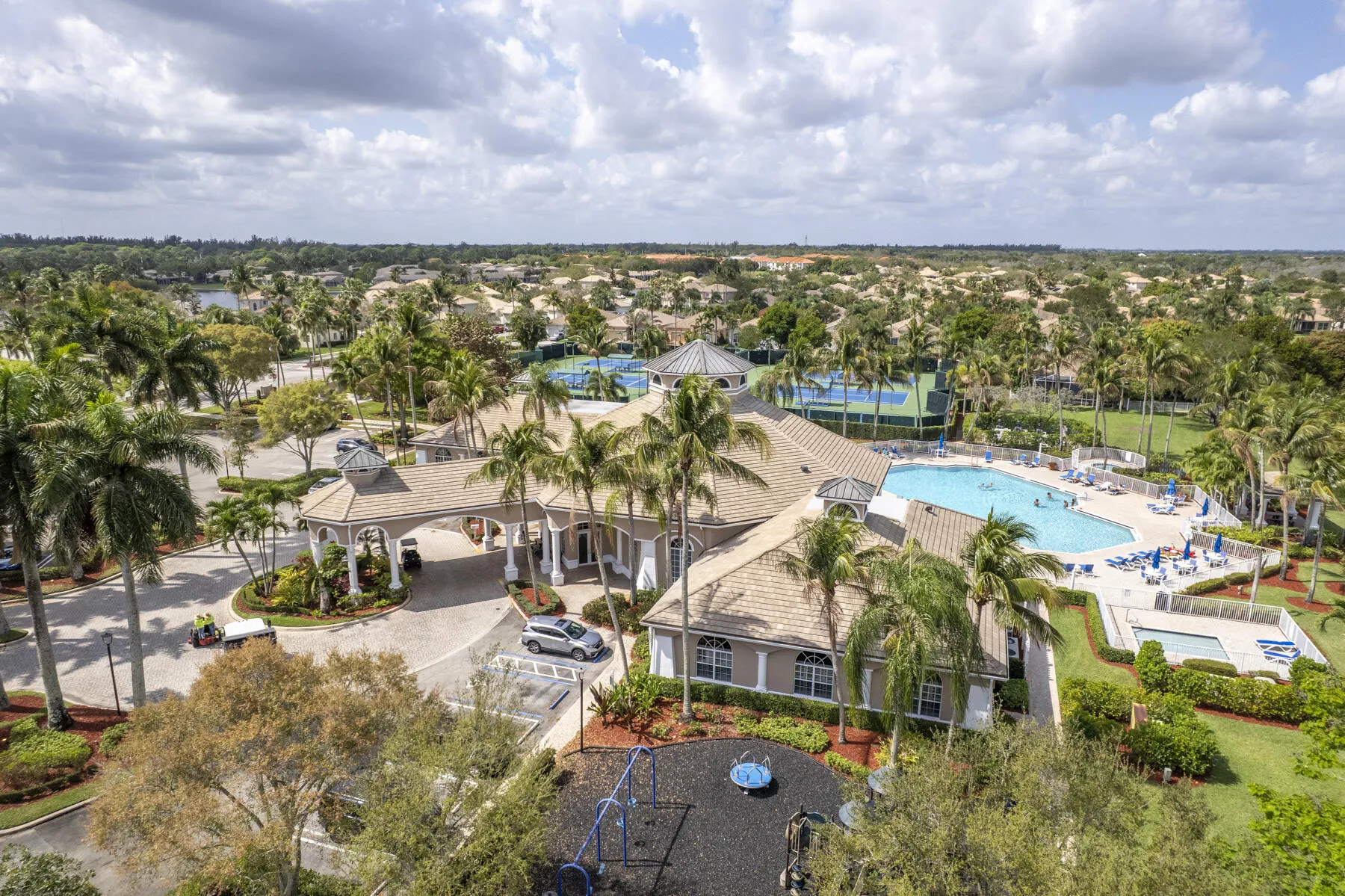 Clubhouse and amenities 4