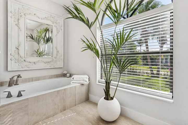 024-48HarbourDriveNorth-BoyntonBeach-FL-