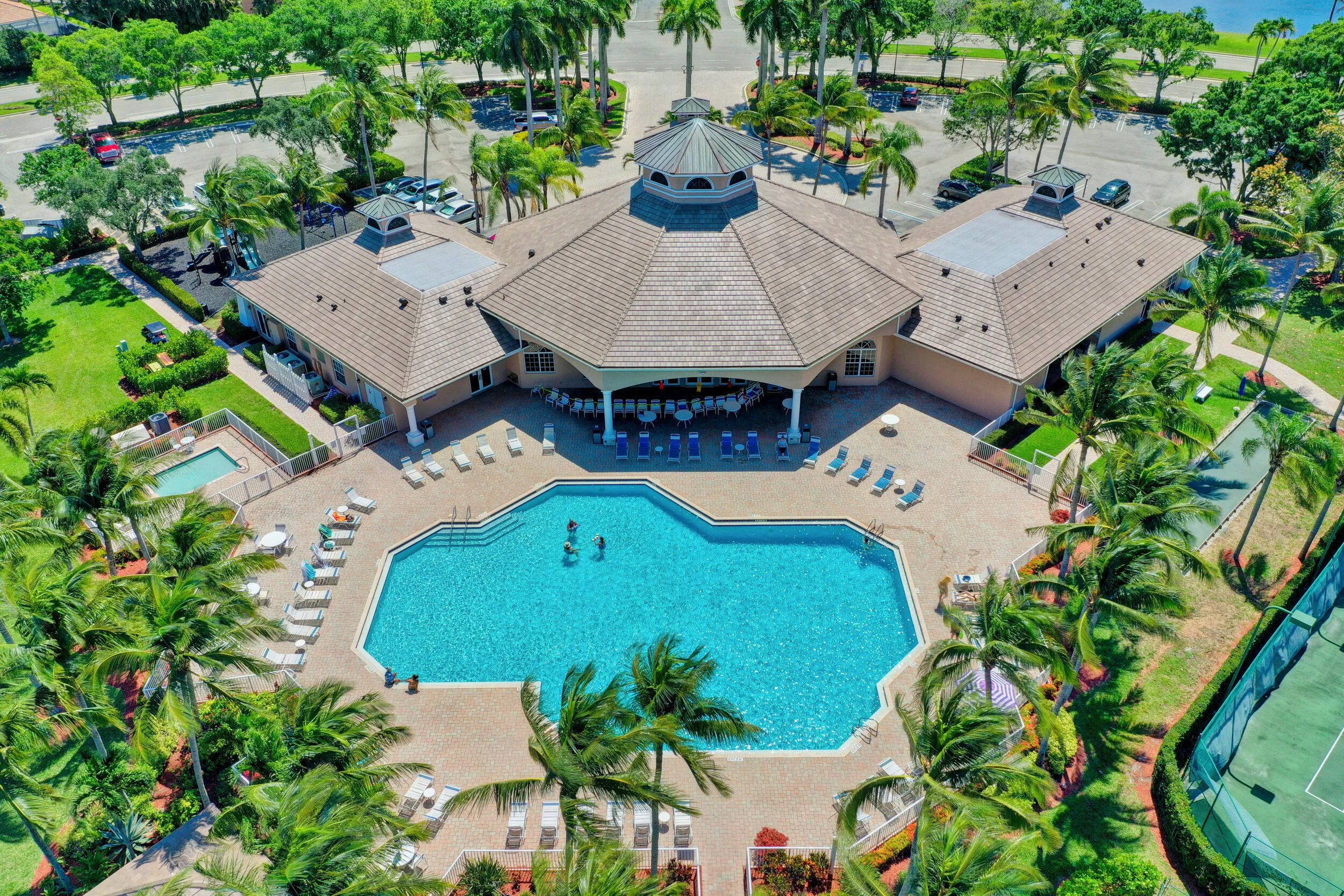 Clubhouse & Pool