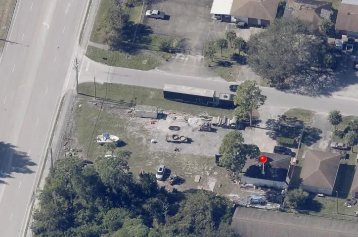 866 11th Ct SW Aerial fom E