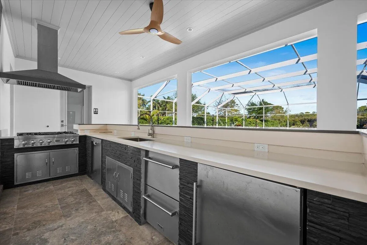 Outdoor Kitchen